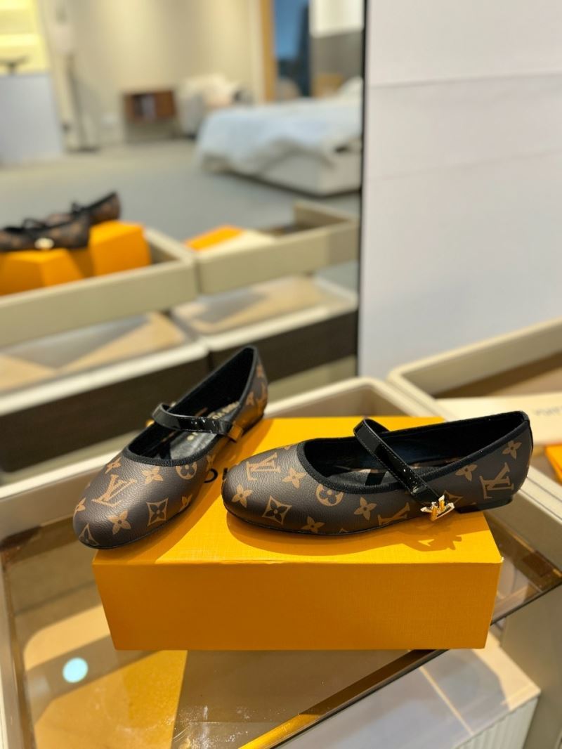 Louis Vuitton Flat Shoes